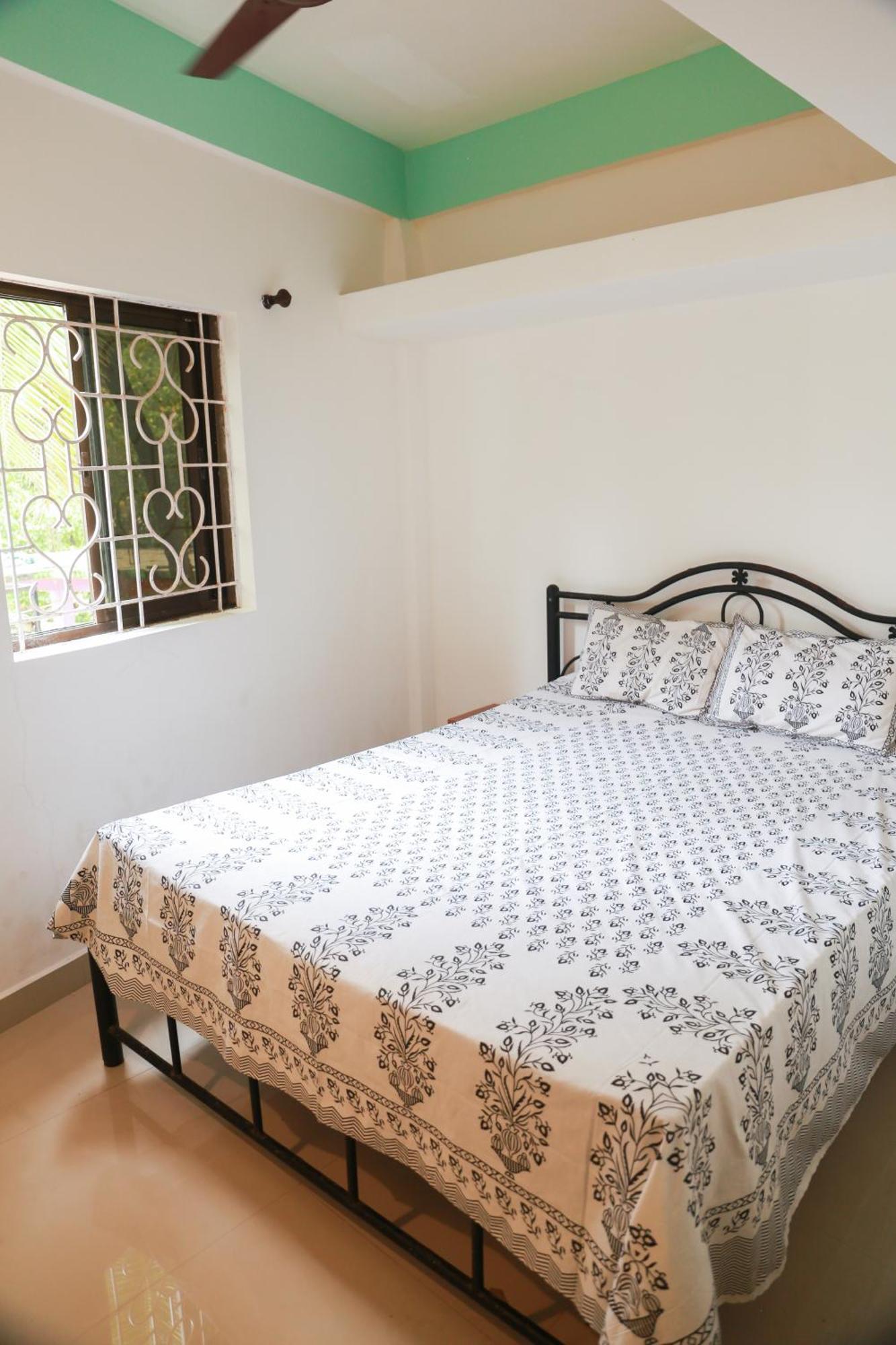 Kumbaya Beachside Hostel & Apartments At Arambol Beach Bagian luar foto