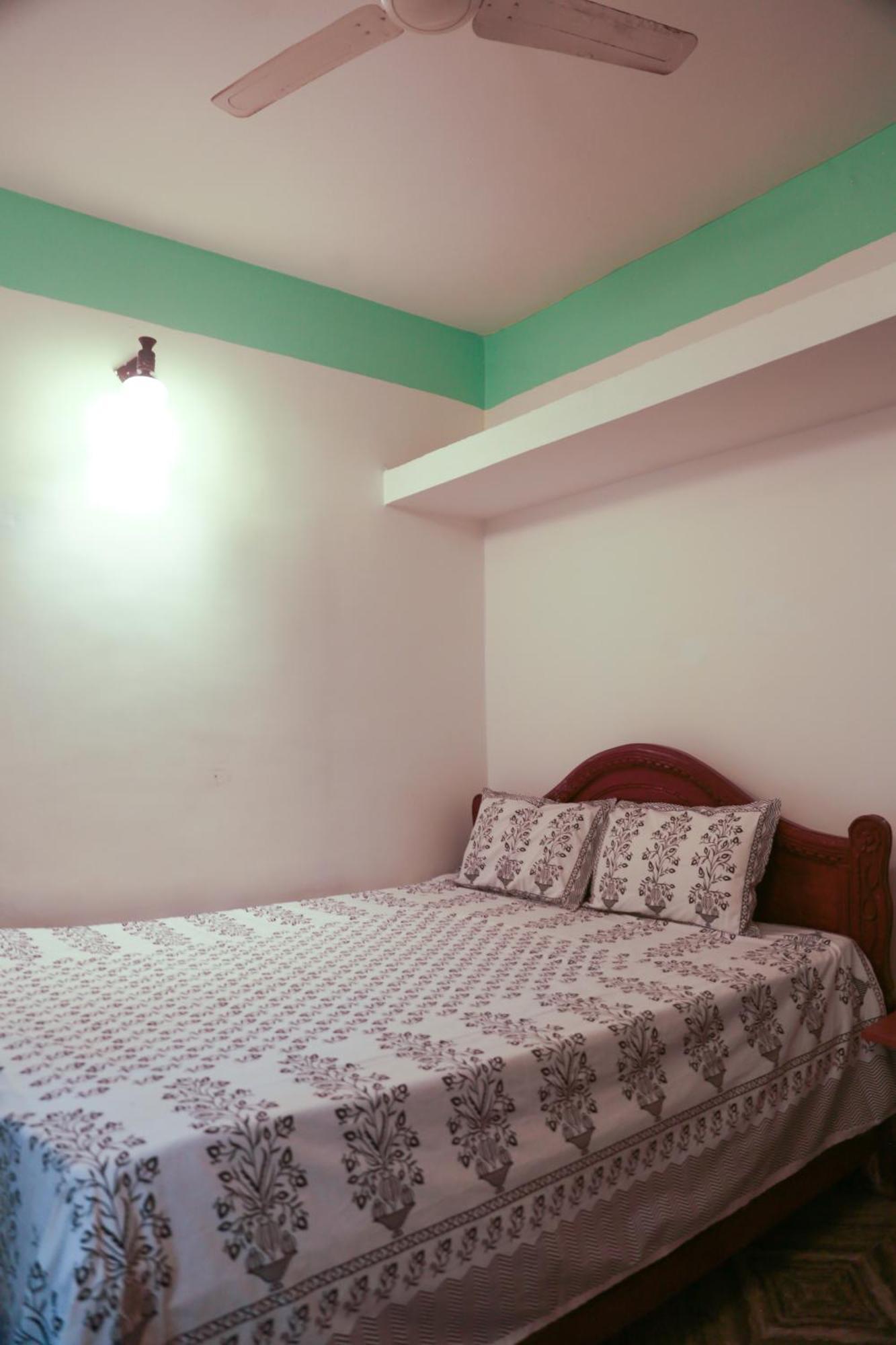Kumbaya Beachside Hostel & Apartments At Arambol Beach Bagian luar foto