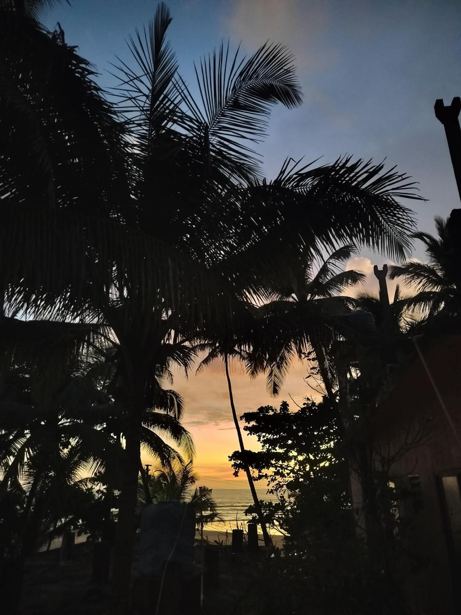 Kumbaya Beachside Hostel & Apartments At Arambol Beach Bagian luar foto